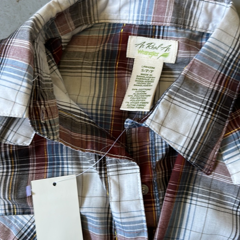 Wrangler button up - Picture 2 of 2